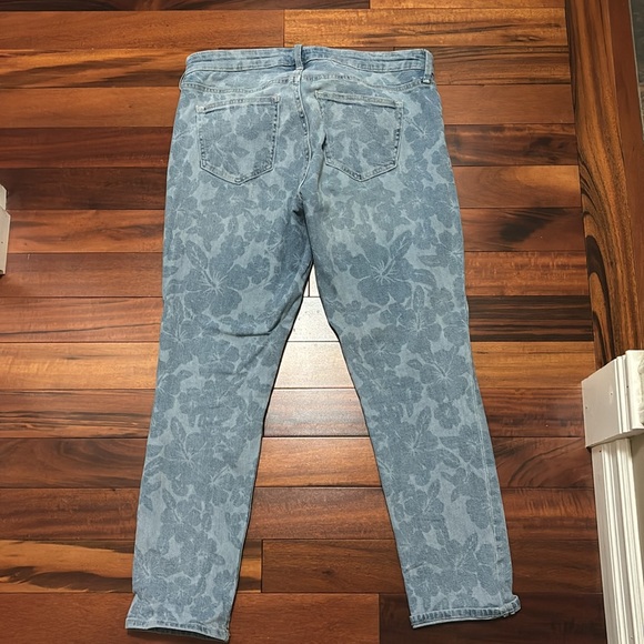 Gap Girlfriend Jean - Picture 2 of 4